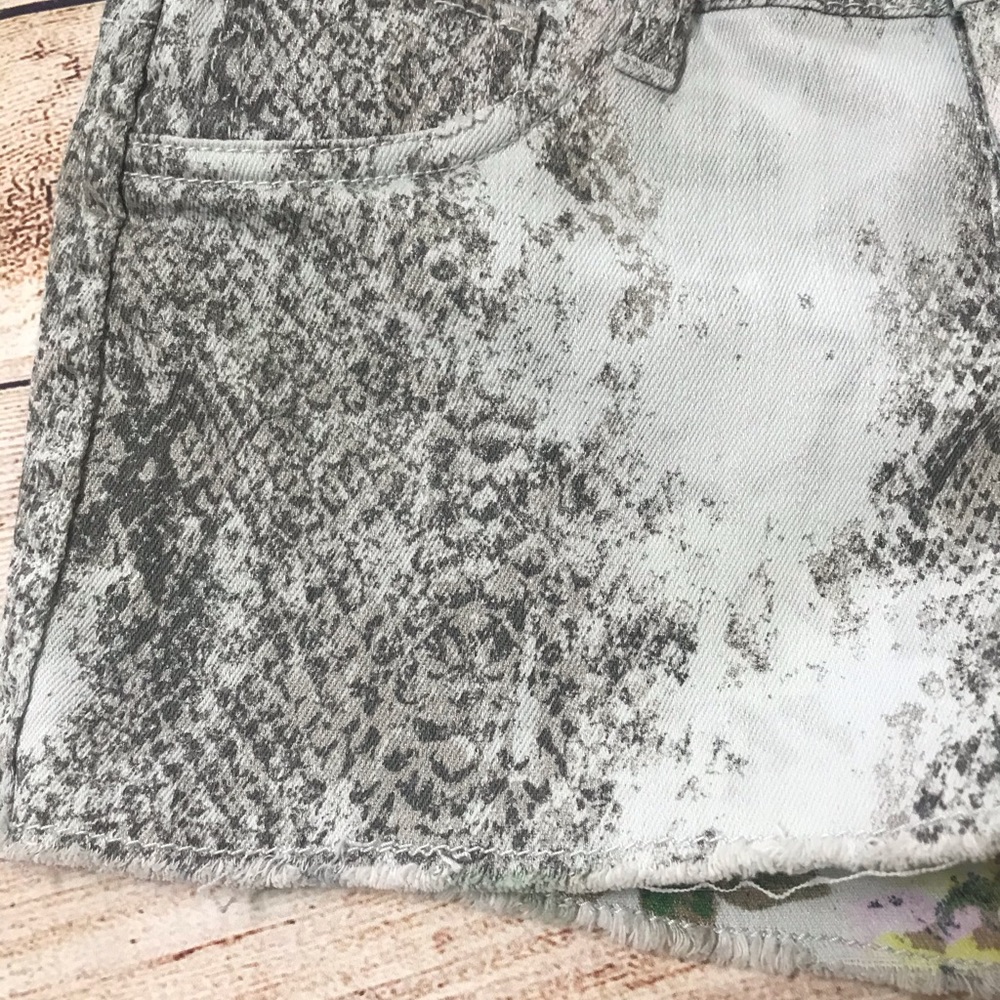 Reversible Jean Shorts - Size 3 - Picture 5 of 5